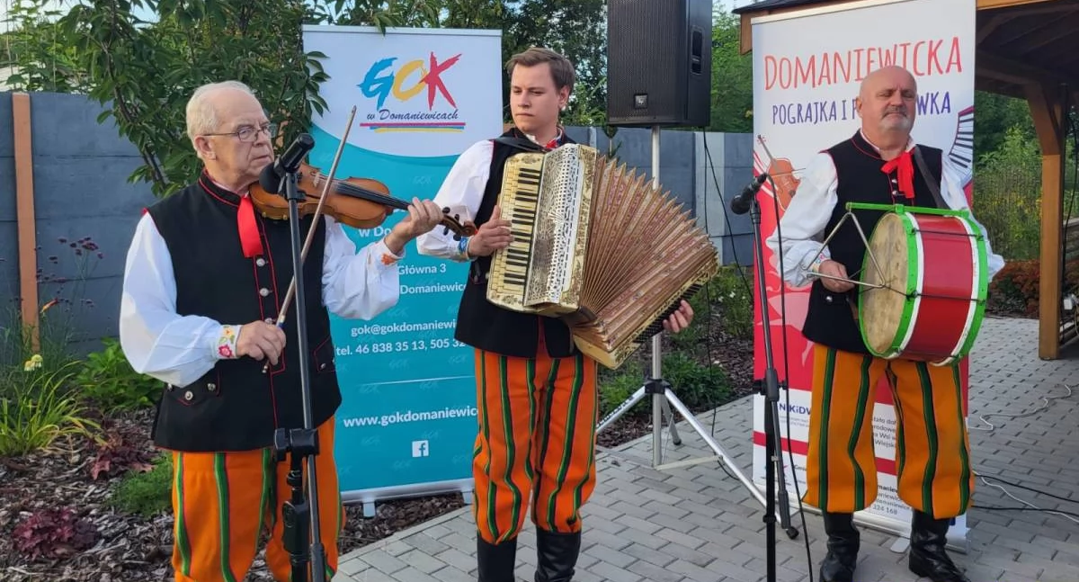Spotkania, Domaniewice Potańcówka kapelą Szymańskiego - zdjęcie, fotografia