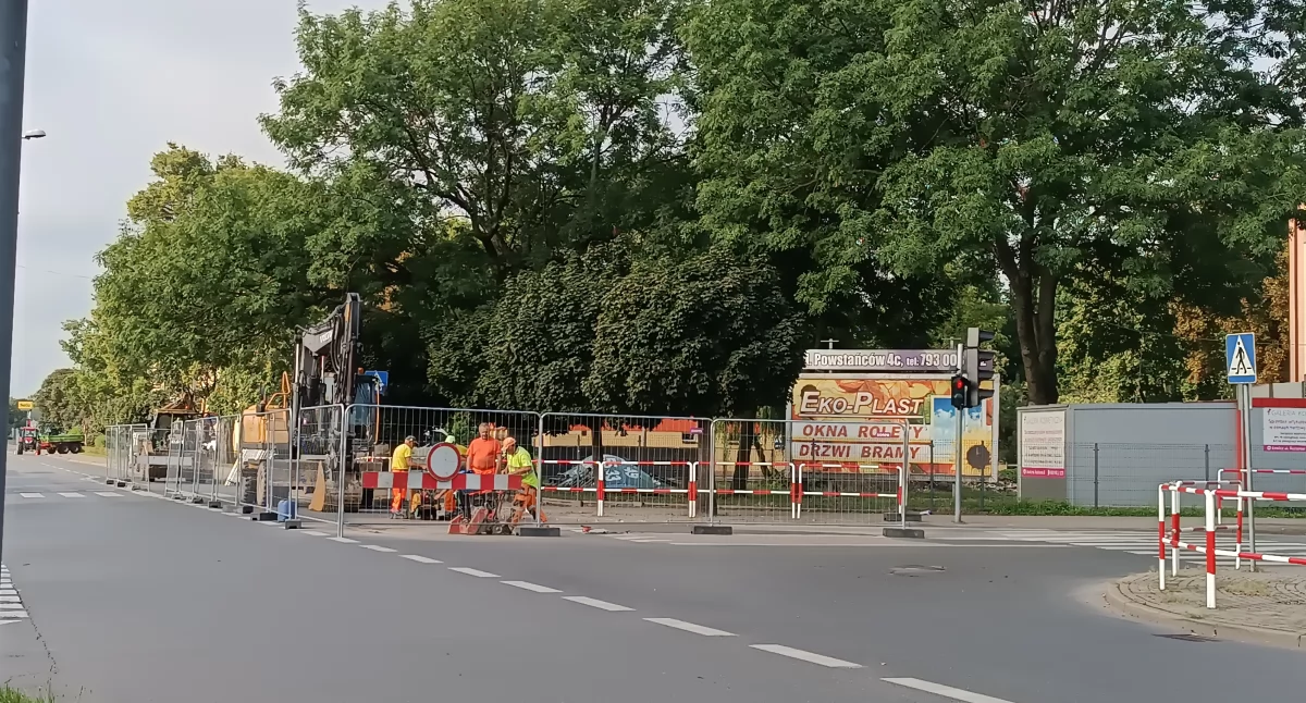 Wasze sprawy, Łowicz Rozpoczęły prace jednym ważniejszych skrzyżowań miasta (foto) - zdjęcie, fotografia