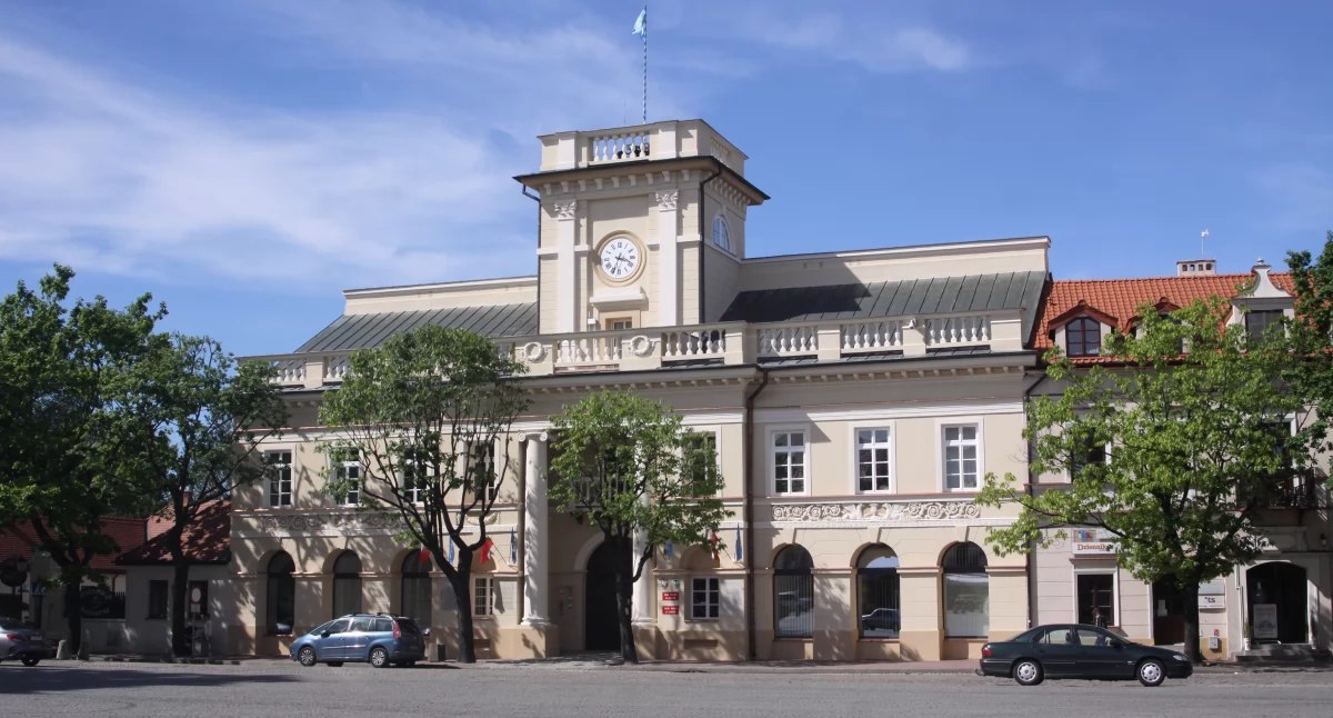 Urząd Miejski, Łowicz Wiadomo pokieruje Zakładem Gospodarki Mieszkaniowej Miejską Biblioteką - zdjęcie, fotografia