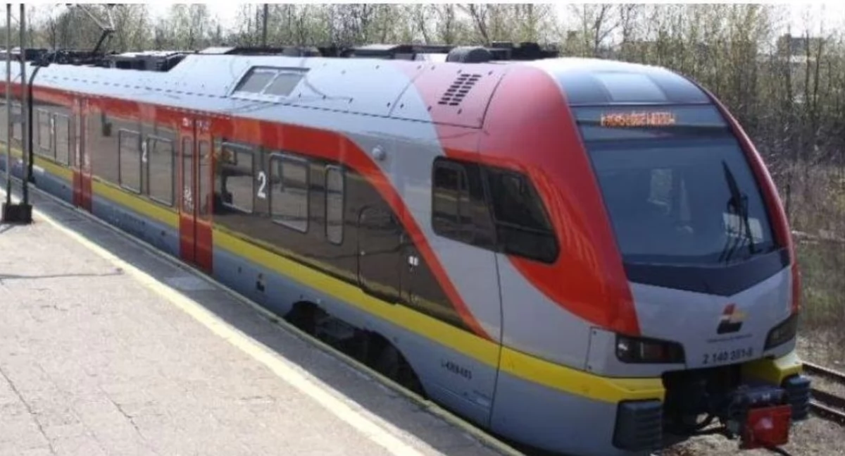 Transport i komunikacja publiczna, niedzieli rozkład jazdy - zdjęcie, fotografia