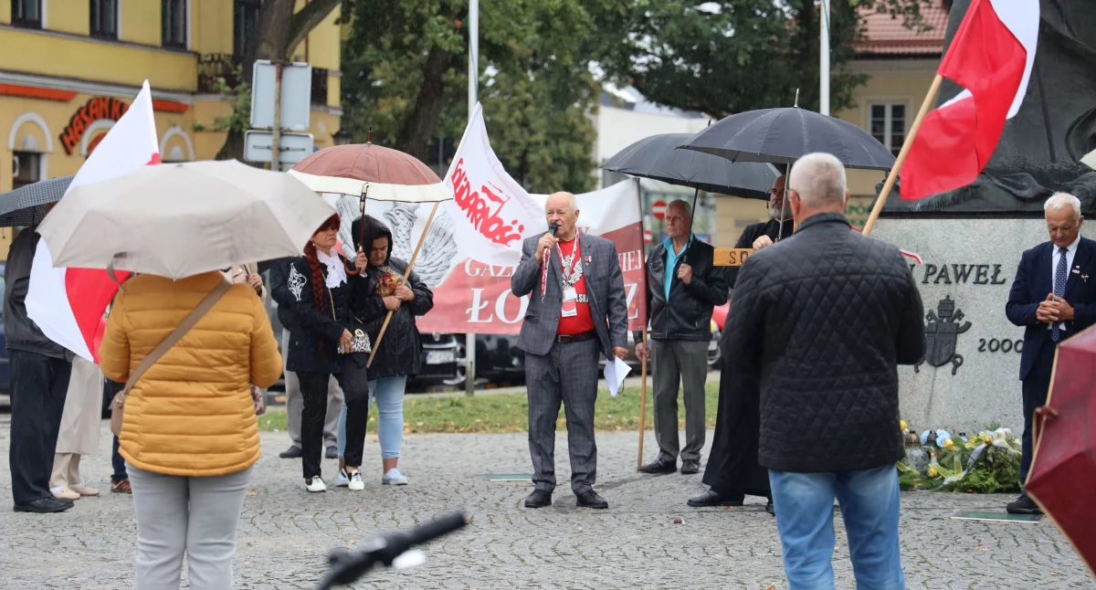 Wasze sprawy, Łowicz Protest obronie wiary lekcji religii Michała Olszewskiego (foto film) - zdjęcie, fotografia