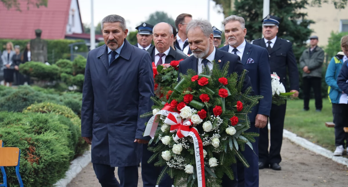Uroczystości patriotyczne, Walewice Obchody rocznicy bitwy Bzurą (foto film) - zdjęcie, fotografia