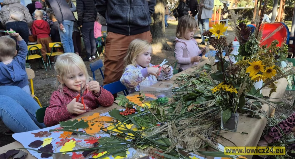 Przedszkola i żłobki, Jesienny piknik przedszkolu Stokrotka (foto) - zdjęcie, fotografia