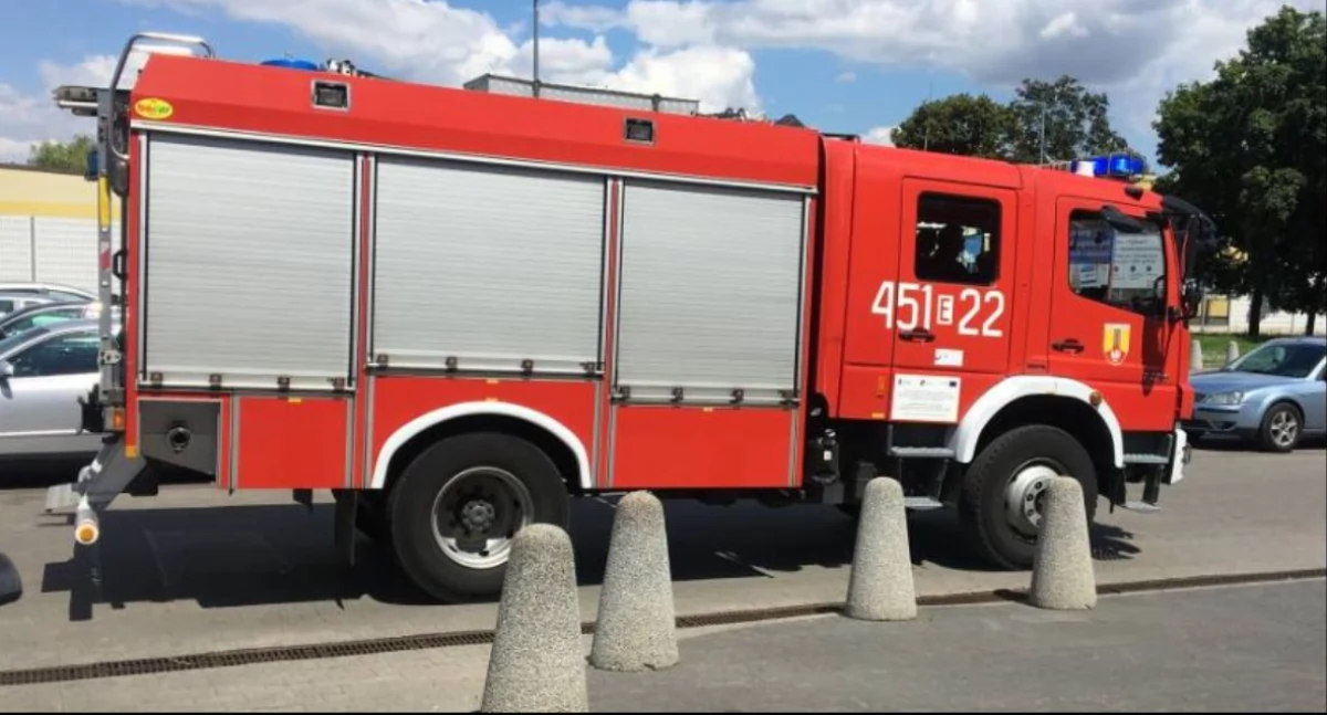 Straż pożarna, Strażacy Łowicza pomogli ratownikom medycznym - zdjęcie, fotografia