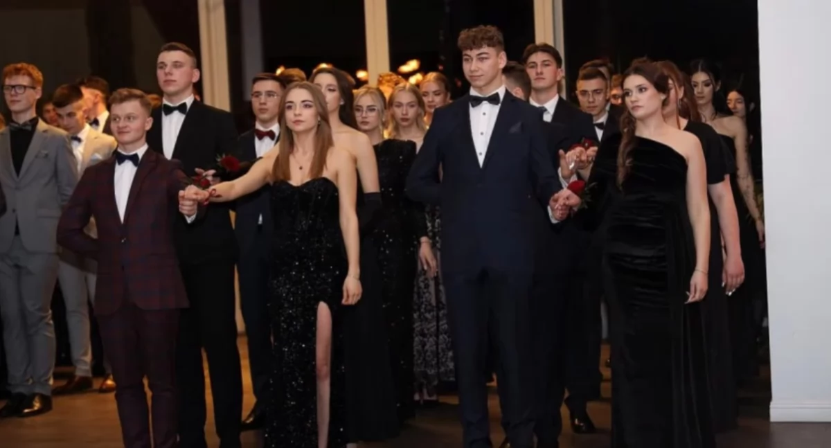 Szkoły, Studniówki powiecie łowickim Znamy miejsca terminy balów maturzystów - zdjęcie, fotografia