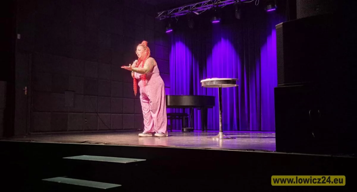 Koncerty, „Mama Obrotach” podbiła serca łowickiej publiczności (foto film) - zdjęcie, fotografia