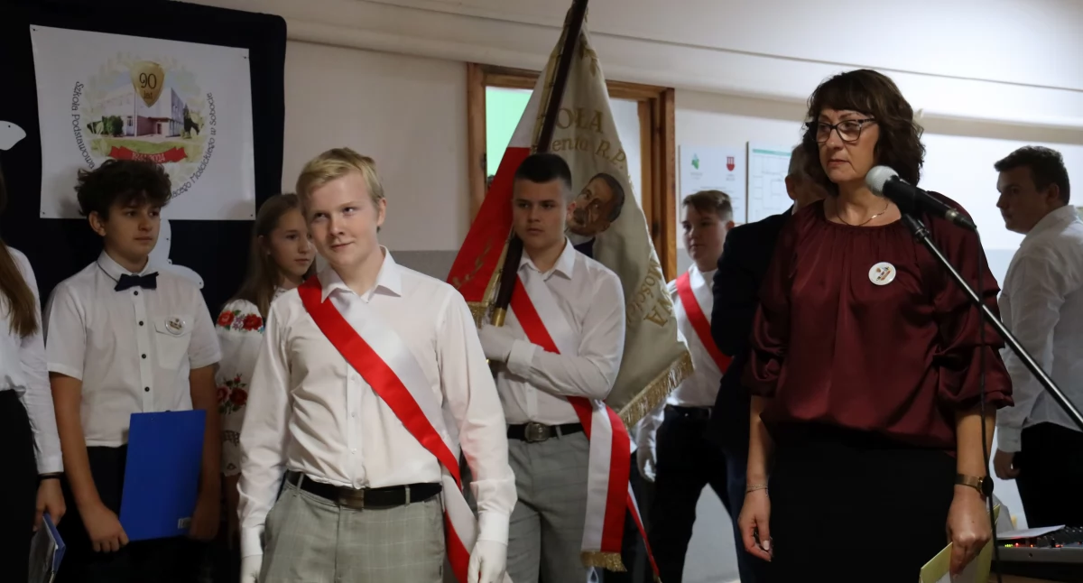 Szkoły, Jubileusz lecia Szkoły Podstawowej Sobocie (foto film) - zdjęcie, fotografia