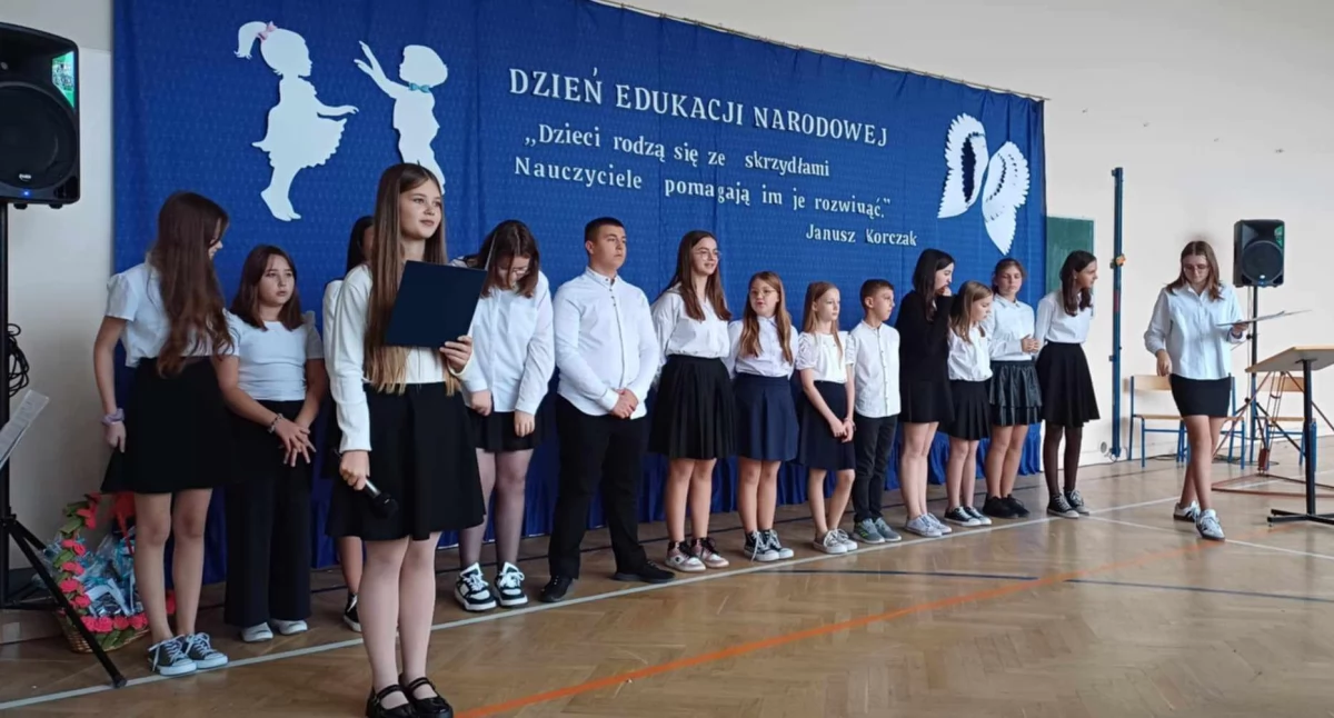 Szkoły, Dzień Edukacji Narodowej Szkole Podstawowej Zielkowicach (foto film) - zdjęcie, fotografia