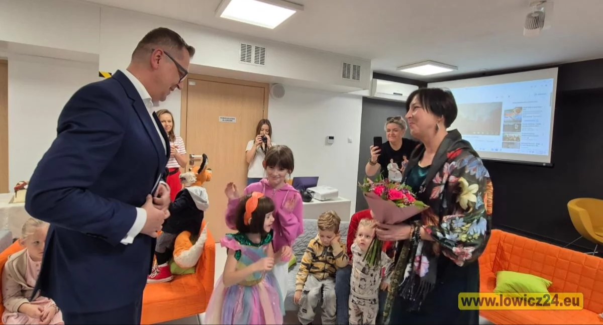 Spotkania, Świętowanie sukcesu literackie przygody spotkaniu Klubu Czytających Rodzin (foto) - zdjęcie, fotografia