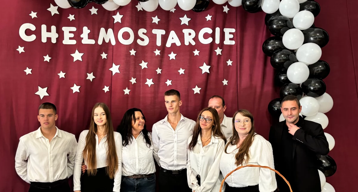 Szkoły, Chełmostarcie Łowiczu (foto) - zdjęcie, fotografia