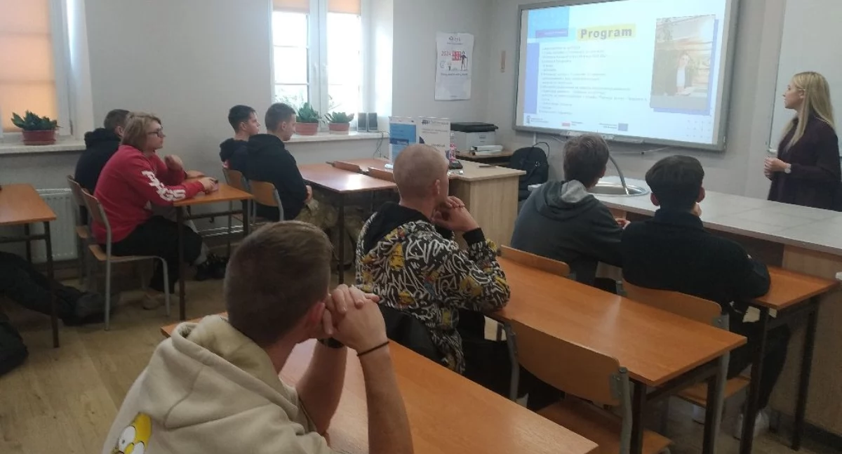 Szkoły, Lekcja Funduszach Europejskich Łowiczu (foto) - zdjęcie, fotografia