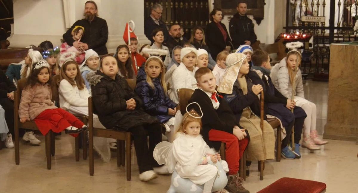Kościół, Łowiczu odbędzie Świętych - zdjęcie, fotografia