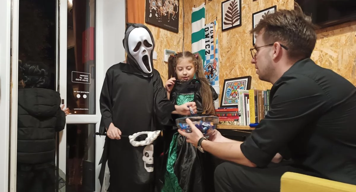 Stowarzyszenia, Halloweenowa zabawa Łączy Łowicz - zdjęcie, fotografia