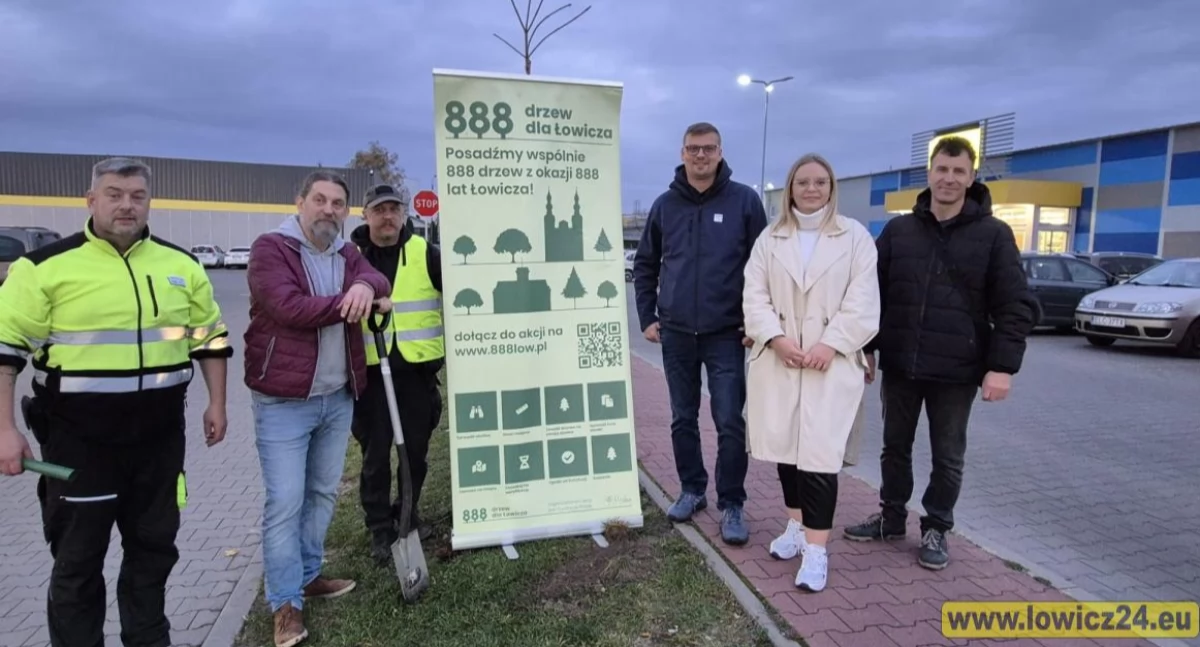 Wasze sprawy, nasadzenia pojawiły Łowiczu razem Centrum Handlowym StopShop (foto) - zdjęcie, fotografia
