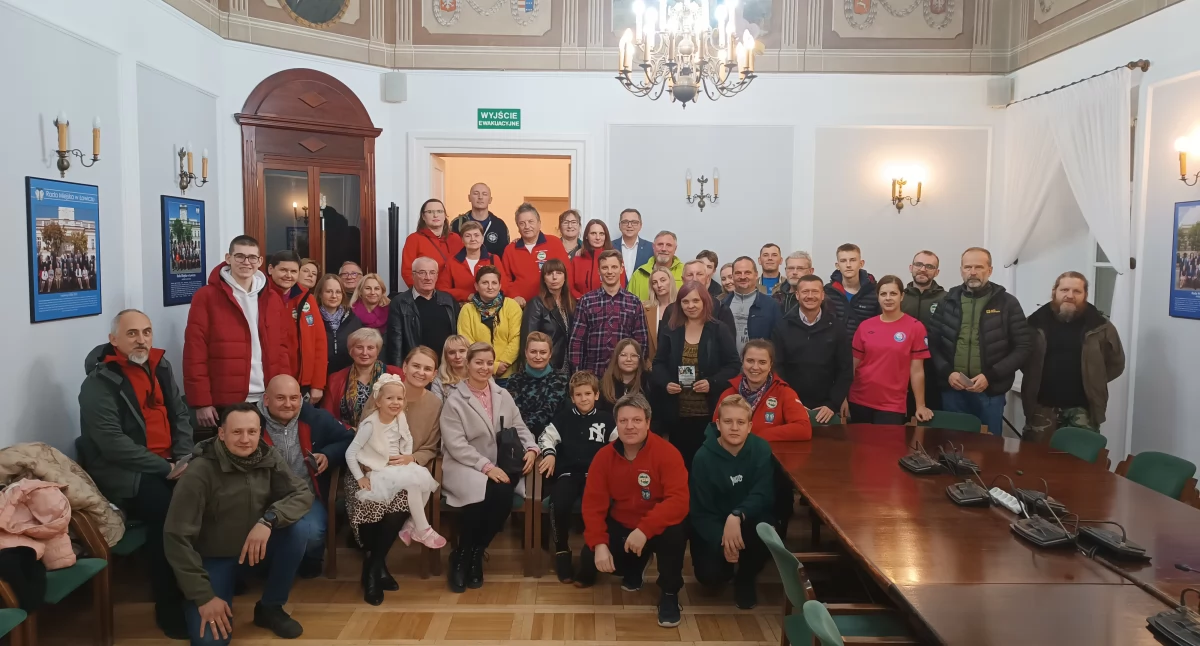 Stowarzyszenia, Spotkanie kwestarzy łowickim Ratuszu (foto) - zdjęcie, fotografia