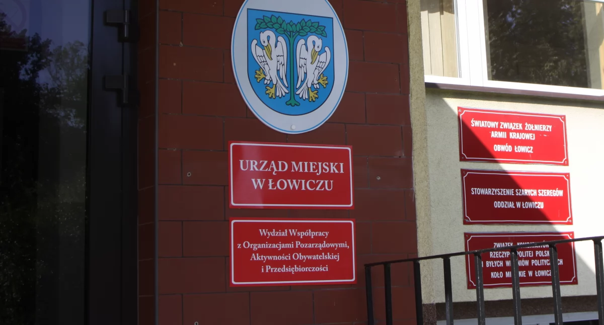 Urząd Miejski, Łowiczu nowego członka zarządu zmiany organizacyjne ratuszu - zdjęcie, fotografia