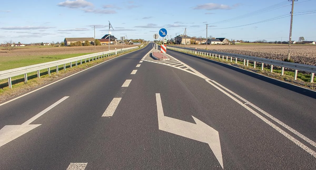Inwestycje i remonty, Kierowcy powiecie łowickim mogą cieszyć nową drogą (foto) - zdjęcie, fotografia