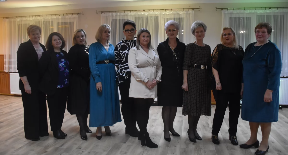 Spotkania, Jesienne spotkanie Kół Gospodyń Wiejskich gminie Kiernozia (foto) - zdjęcie, fotografia
