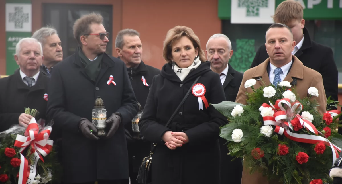 Uroczystości patriotyczne, Zdunach uczcili rocznicę odzyskania niepodległości (foto) - zdjęcie, fotografia