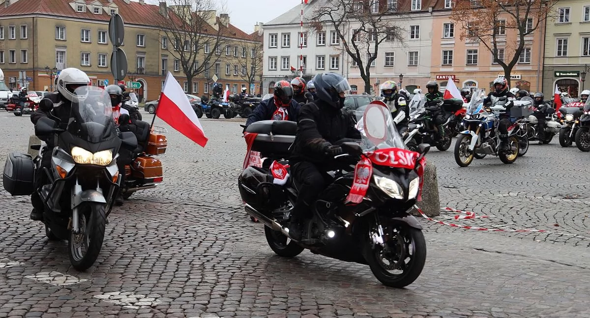 Uroczystości patriotyczne, Łowicka Motocyklowa Parada Niepodległości (foto film) - zdjęcie, fotografia