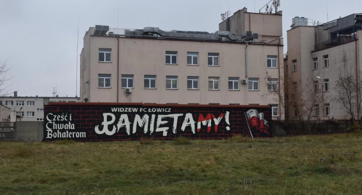 Ciekawostki, Łowicz Widzewiacy stworzyli kolejny patriotyczny mural (foto) - zdjęcie, fotografia