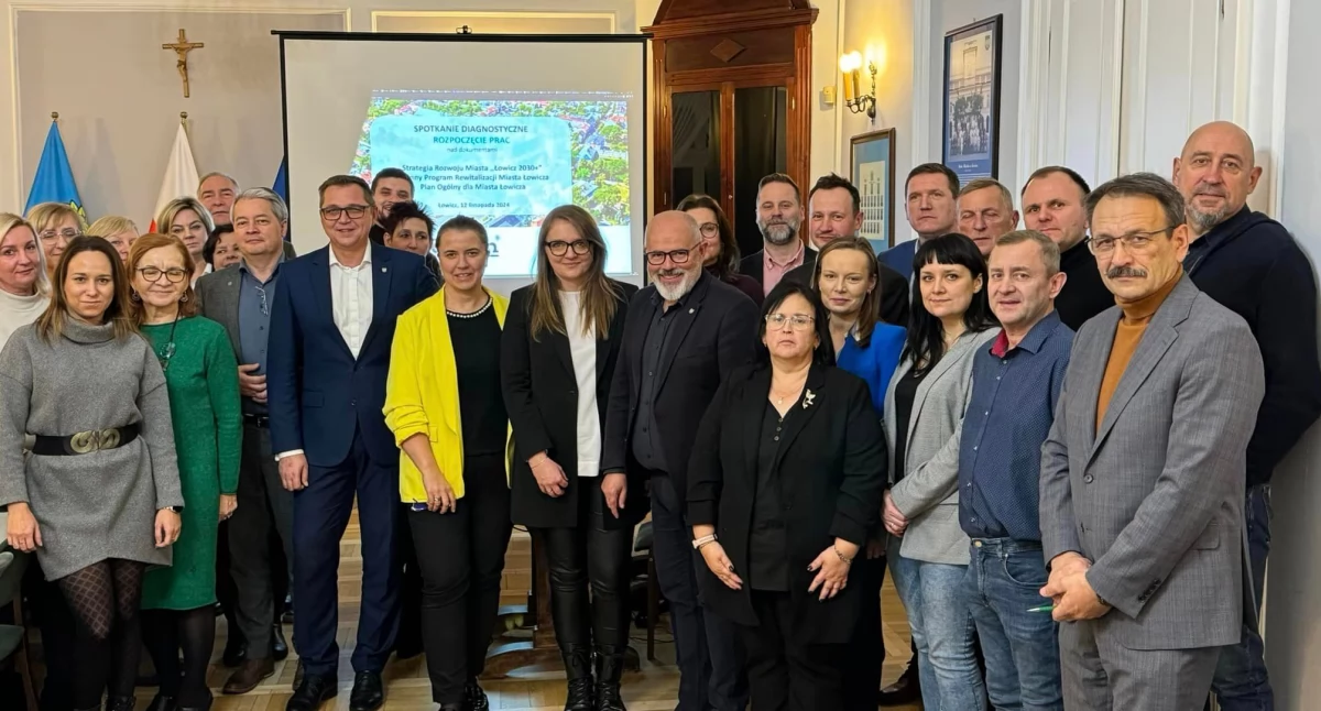 Urząd Miejski, Łowicz ratuszu rozmawiano trzech strategicznych dokumentach - zdjęcie, fotografia
