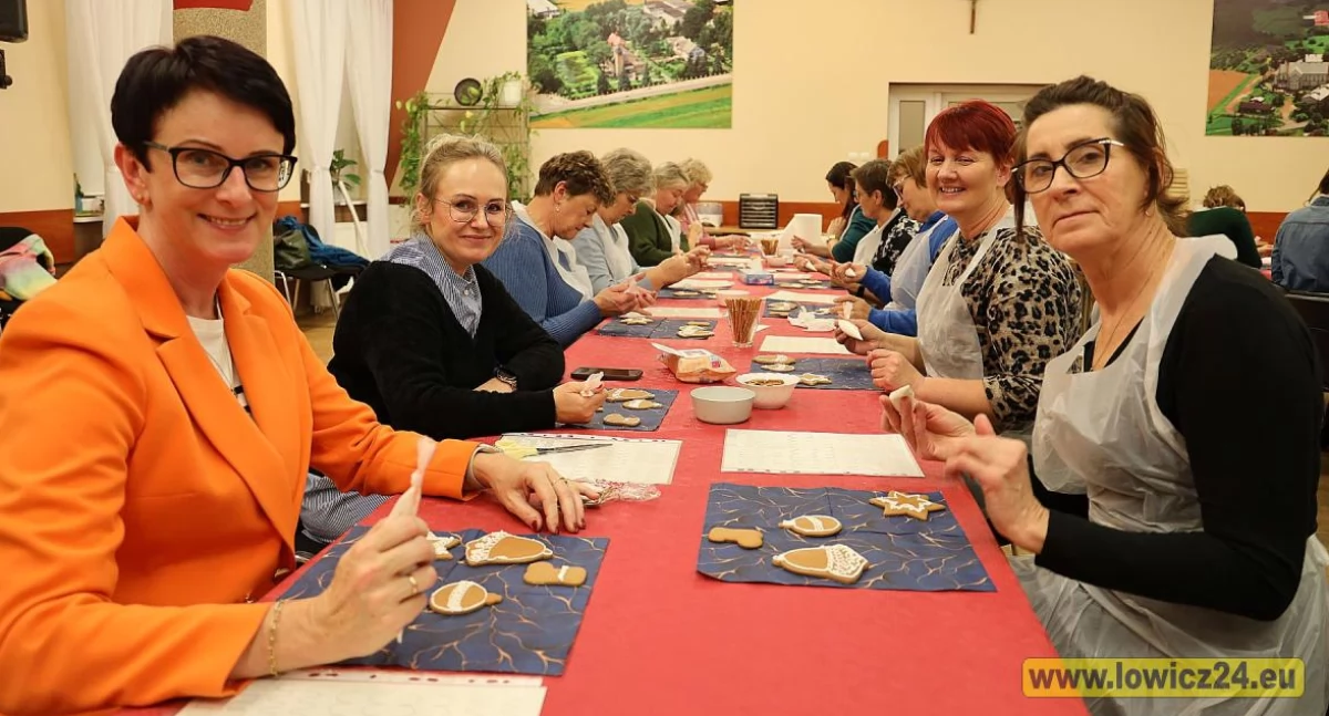 Ciekawostki, Świąteczna magia Kocierzewie Warsztaty dekorowania pierników (foto) - zdjęcie, fotografia