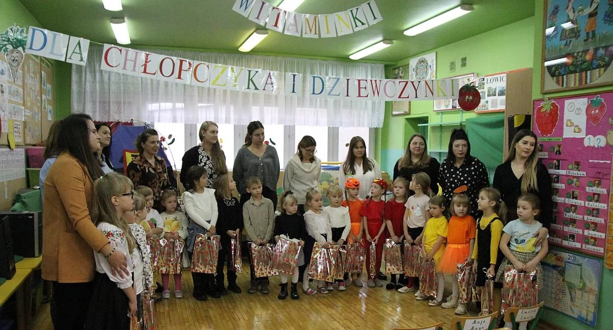Przedszkola i żłobki, Międzyprzedszkolny konkurs „Witaminki chłopczyka dziewczynki” Łowiczu (foto film) - zdjęcie, fotografia