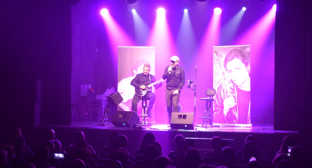 Koncerty, Sentymentalny koncert Łowickim Ośrodku Kultury (foto film) - zdjęcie, fotografia