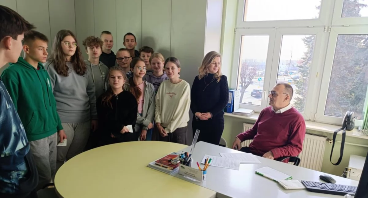 Szkoły, robili uczniowie Mastek Powiatowym Urzędzie Pracy (foto) - zdjęcie, fotografia