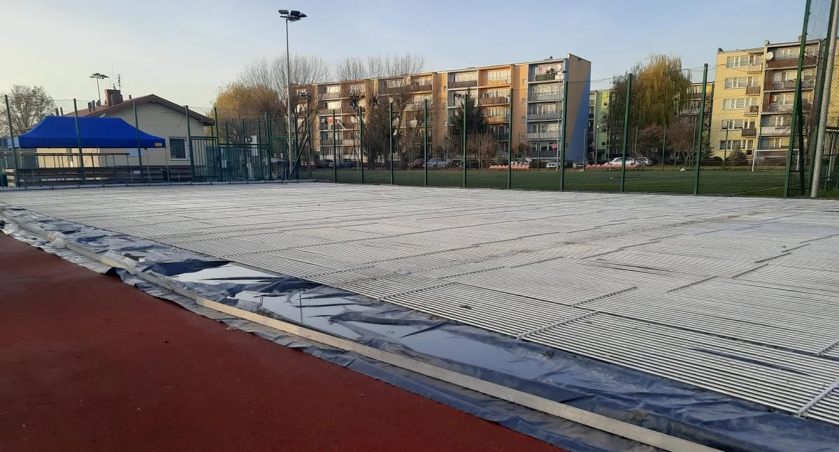 Wasze sprawy, Lodowisko Łowiczu Trwają przygotowania znamy planowaną datę otwarcia cennik godziny otwarcia (foto) - zdjęcie, fotografia