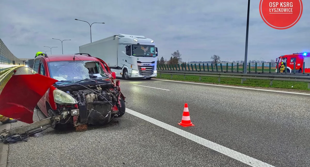 Wypadki i kolizje, Autostrada Kolizja dwóch pojazdów Czatolinie (foto) - zdjęcie, fotografia
