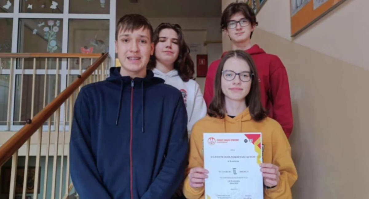 Szkoły, Drużyna „Medyka” awansem etapu wojewódzkiego licealiadzie szachowej (foto) - zdjęcie, fotografia