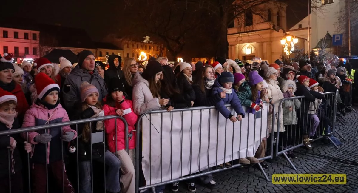 Urząd Miejski, Choinka Miejska Łowiczu Sprawdź numery zwycięskich kuponów - zdjęcie, fotografia