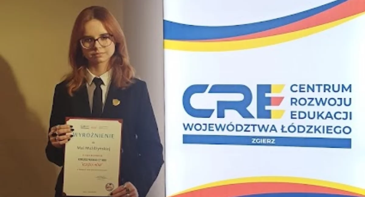 Szkoły, Uczennica Łowiczu wyróżnieniem konkursie wojewódzkim - zdjęcie, fotografia