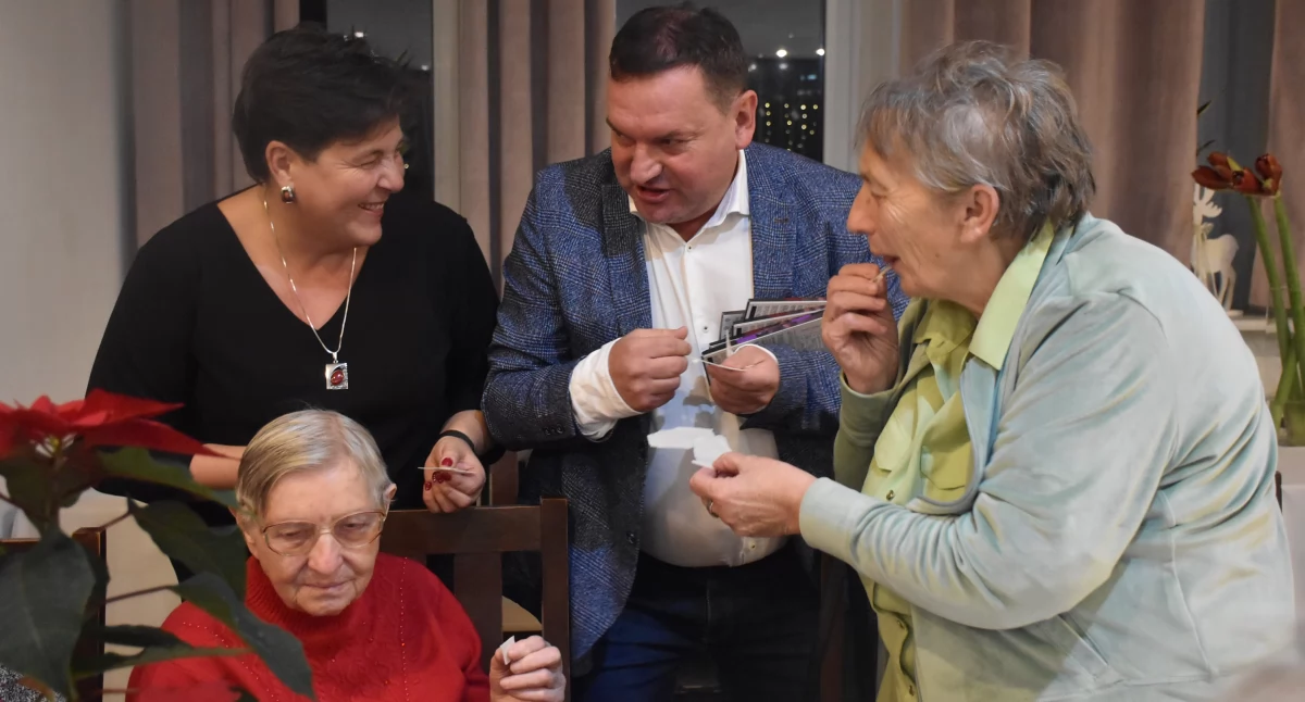 Zarządy osiedli, Wigilijne spotkanie mieszkańców osiedla Miasto (foto film) - zdjęcie, fotografia