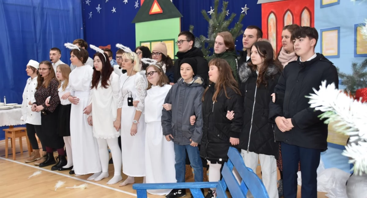 Szkoły, Wzruszające jasełka Specjalnym Ośrodku Szkolno Wychowawczym Łowiczu (foto) - zdjęcie, fotografia