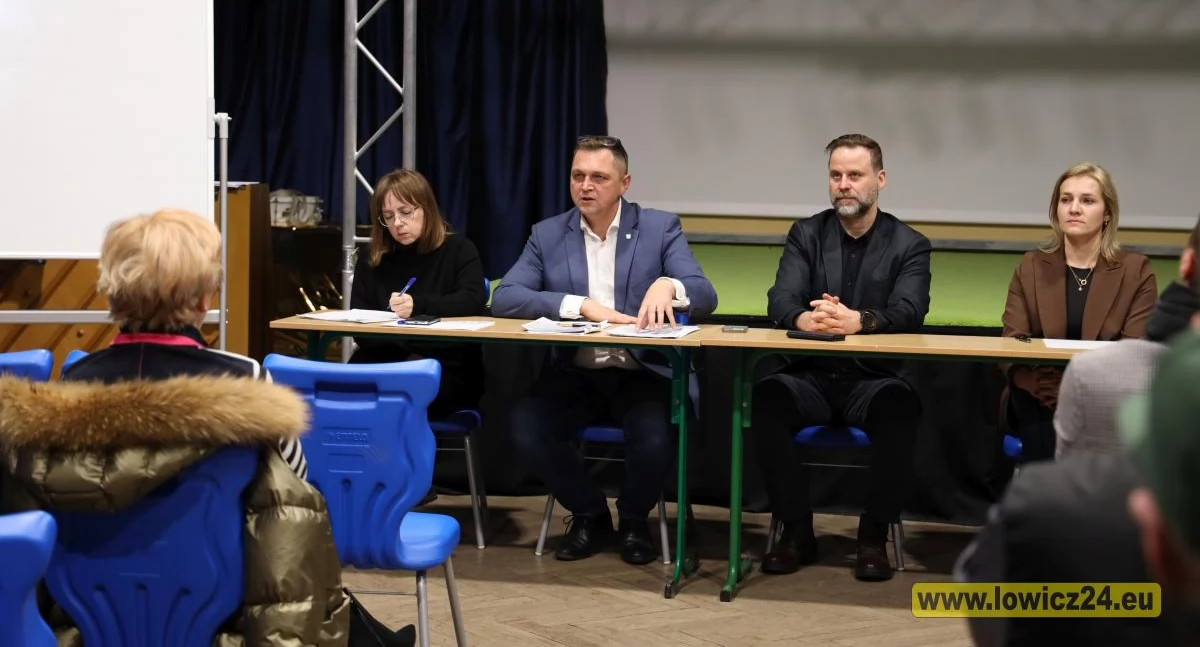 Zarządy osiedli, Łowicz Ogólne zebrania mieszkańców osiedle Henryka Dąbrowskiego (foto) - zdjęcie, fotografia