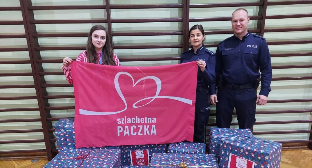 Komunikaty policji , Szlachetna Paczka policjantów pracowników łowickiej komendy (foto) - zdjęcie, fotografia