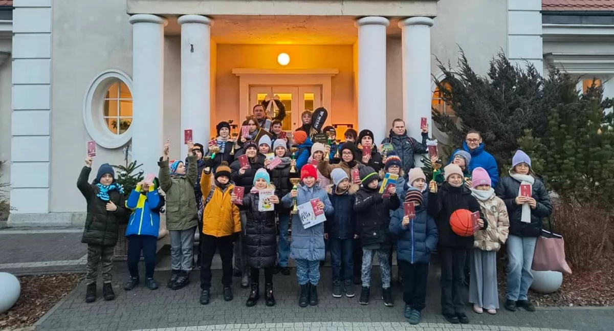 Szachy, Świąteczny Turniej Szachowy Nieborowie sukces młodych talentów (foto) - zdjęcie, fotografia