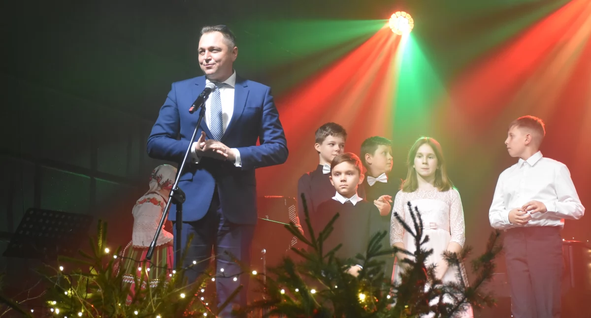 Urząd Miejski, Miejskie spotkanie opłatkowe Łowickim Ośrodku Kultury (foto film) - zdjęcie, fotografia