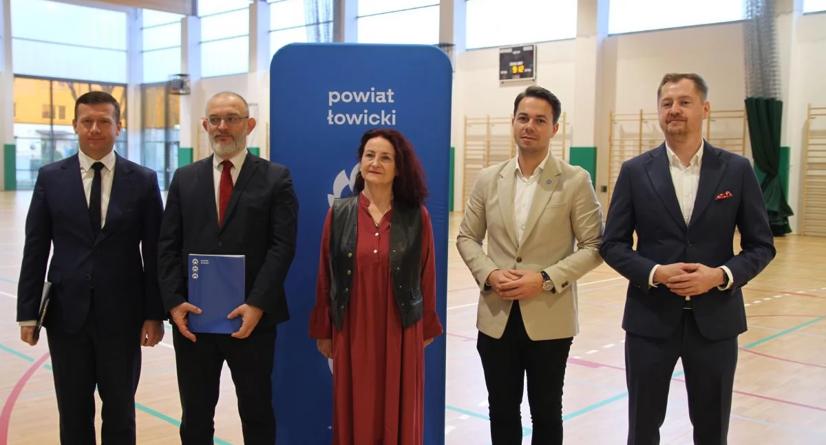 Szkoły, Ponad dofinansowania Łowiczu Skorzystają uczniowie nauczyciele (film) - zdjęcie, fotografia