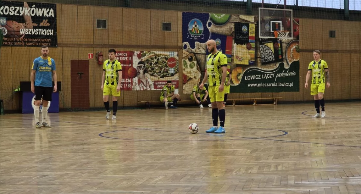 Piłka nożna, Puchar Łowickiej Futsalu Znamy wyniki ćwierćfinałowe (foto) - zdjęcie, fotografia