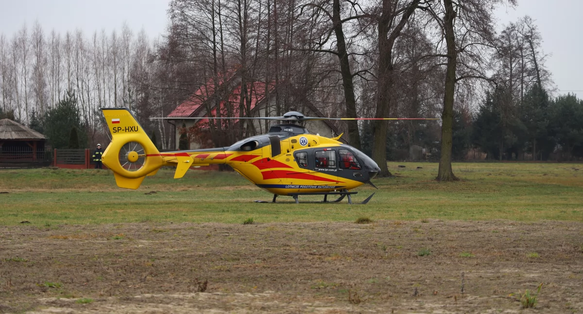 Kronika policyjna, Interwencja służb Łowiczem Lądował śmigłowiec AKTUALIZACJA (foto) - zdjęcie, fotografia