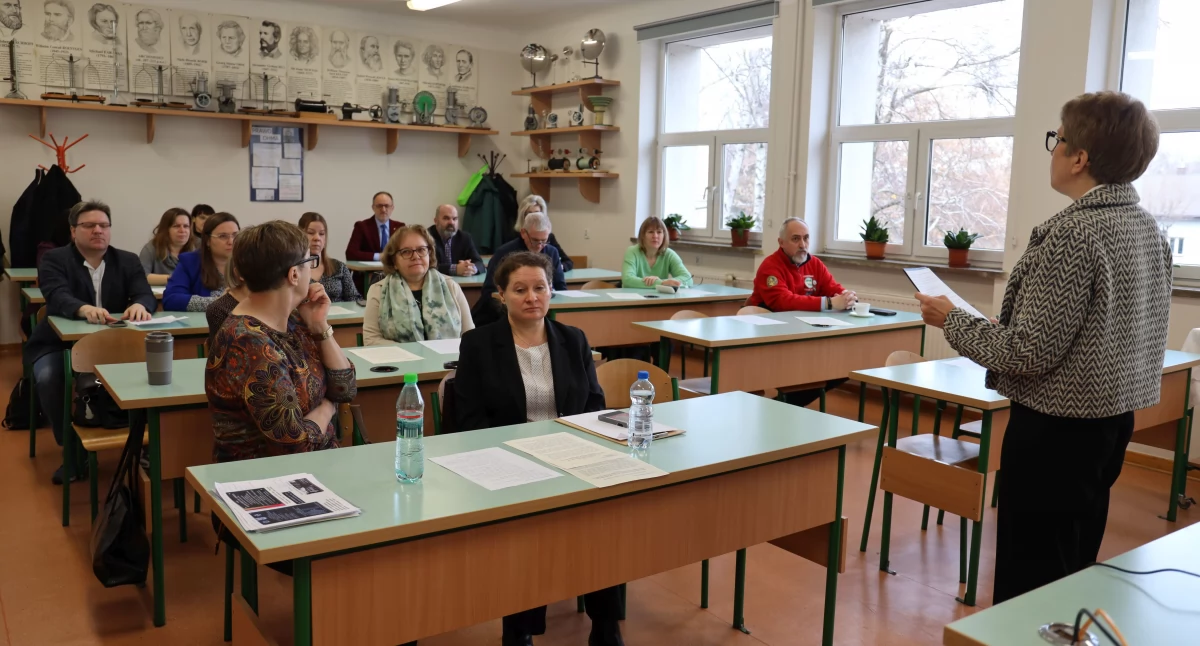 Szkoły, Łowicz Seminarium okazji rocznicy walki szkołę polską regionie łódzkim (foto) - zdjęcie, fotografia