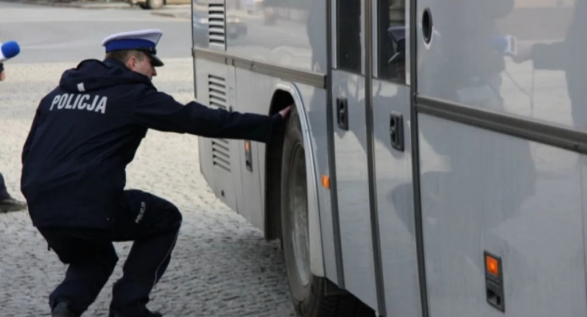 Komunikaty policji , Ferie Gdzie Łowiczu można skontrolować autobus przed wyjazdem zimowisko - zdjęcie, fotografia