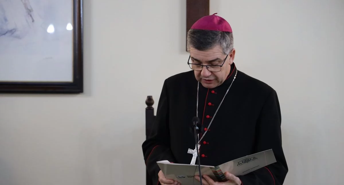 Kościół, zmienia lekcje religii biskup Osial zapowiada stanowczy sprzeciw - zdjęcie, fotografia
