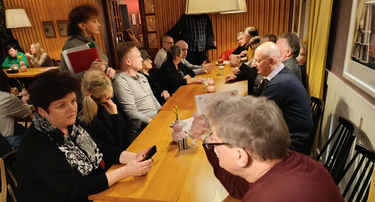 Zarządy osiedli, Zebranie mieszkańców Osiedla Przedmieście Łowiczu (foto) - zdjęcie, fotografia