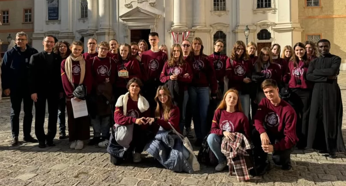 Szkoły, Pijarska znowu pojedzie granicę Liceum Łowicza akredytacją programie Erasmus+ - zdjęcie, fotografia