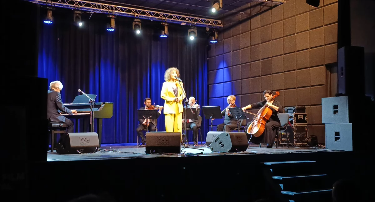 Koncerty, Koncert Alicji Majewskiej Włodzimierza Korcza ramach Festiwalu Łowiczu (foto film) - zdjęcie, fotografia